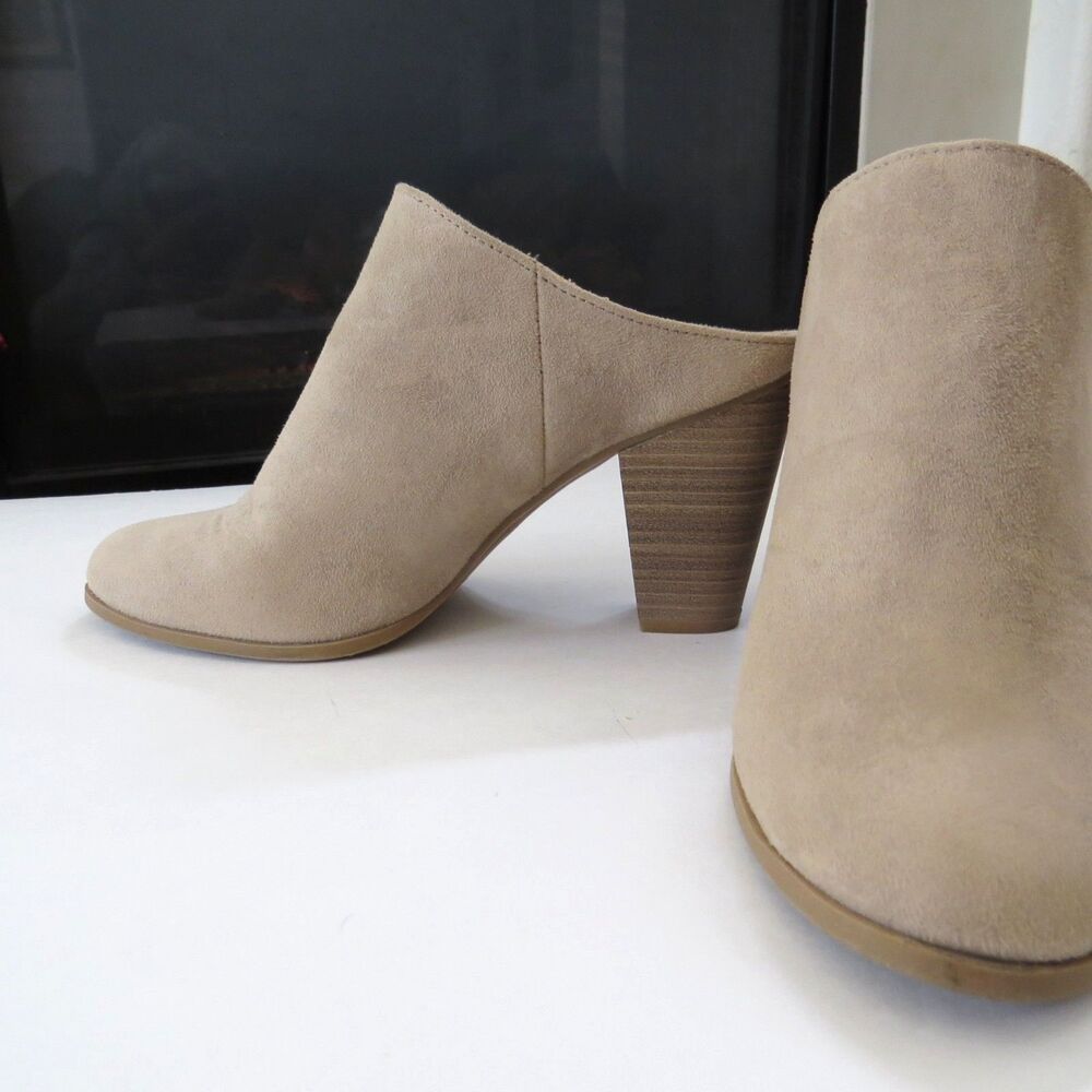 Express Women's Block Heel Mules  Faux Suede Tan  8 EUC